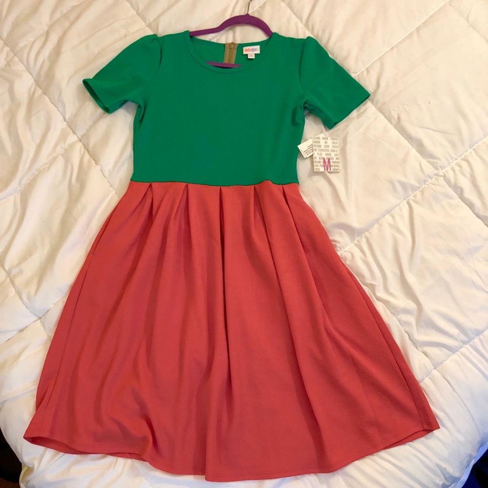 NWT medium Amelia